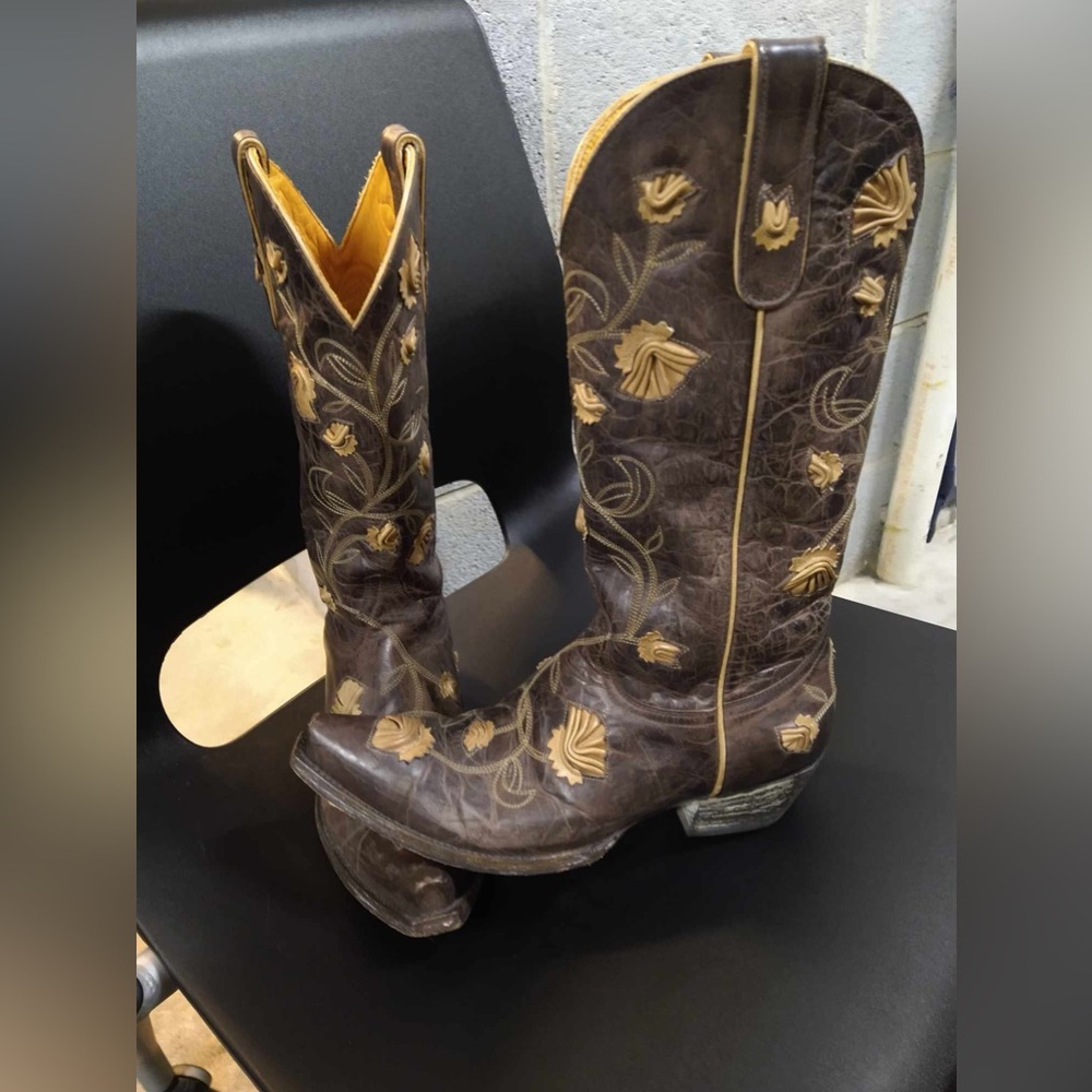 Corral 8 women’s